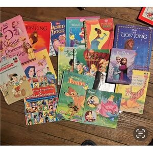 Vintage Disney book bundle (16)